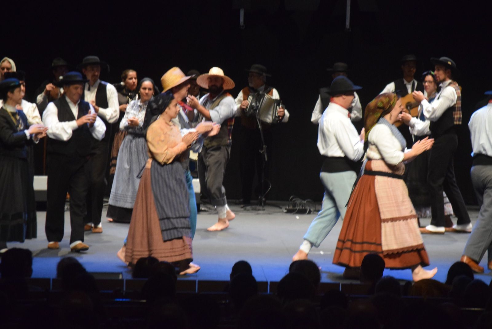 gala-de-clausura-del-festival-internacional-de-folklore-de-zamora-65