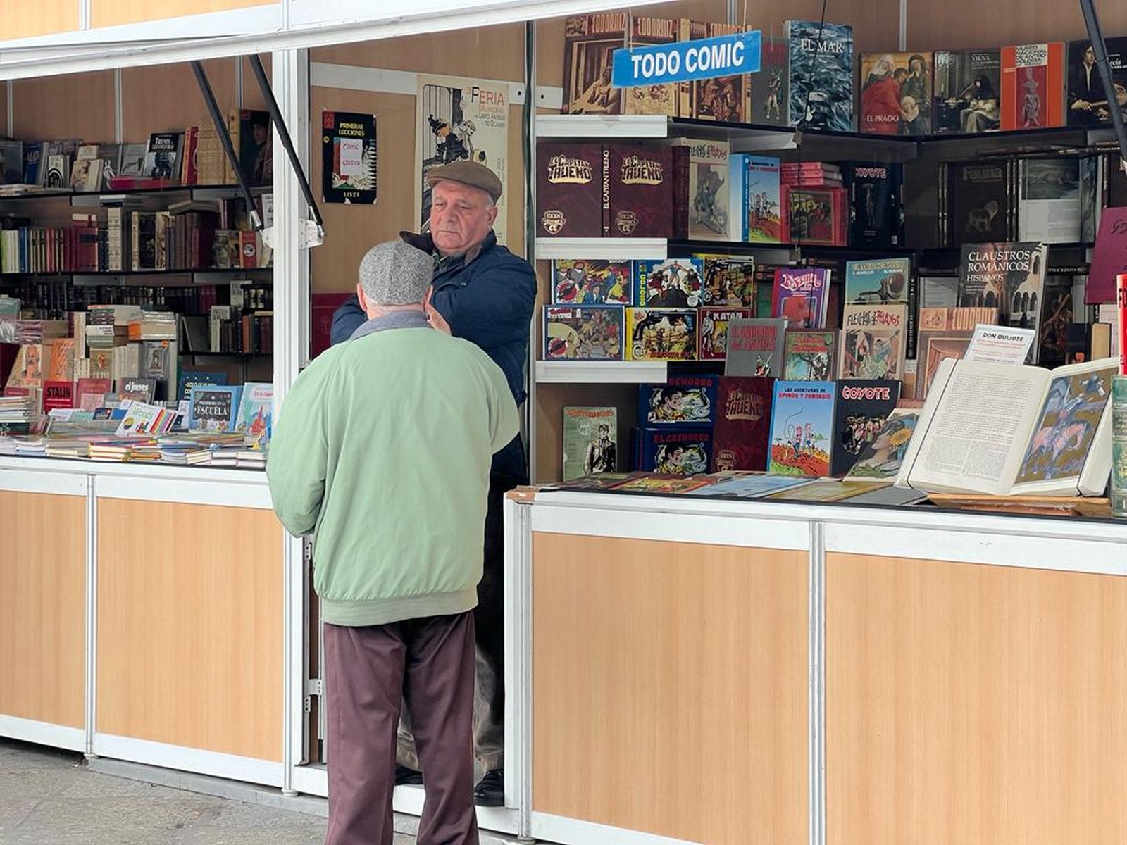 feria-del-libro-de-ocasion-2023-fotos-s24h-6