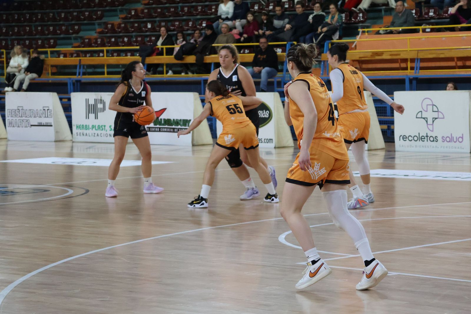 Partido entre CD Zamarat y Cajasol Baloncesto Sevilla