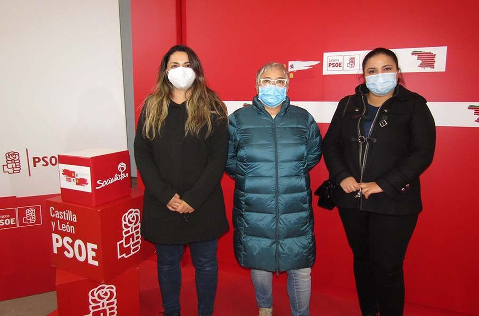 01 PSOE Ayto. Santovenia del Esla. Alicia Ferreras, Sonsoles Furones y Carolina Vasallo