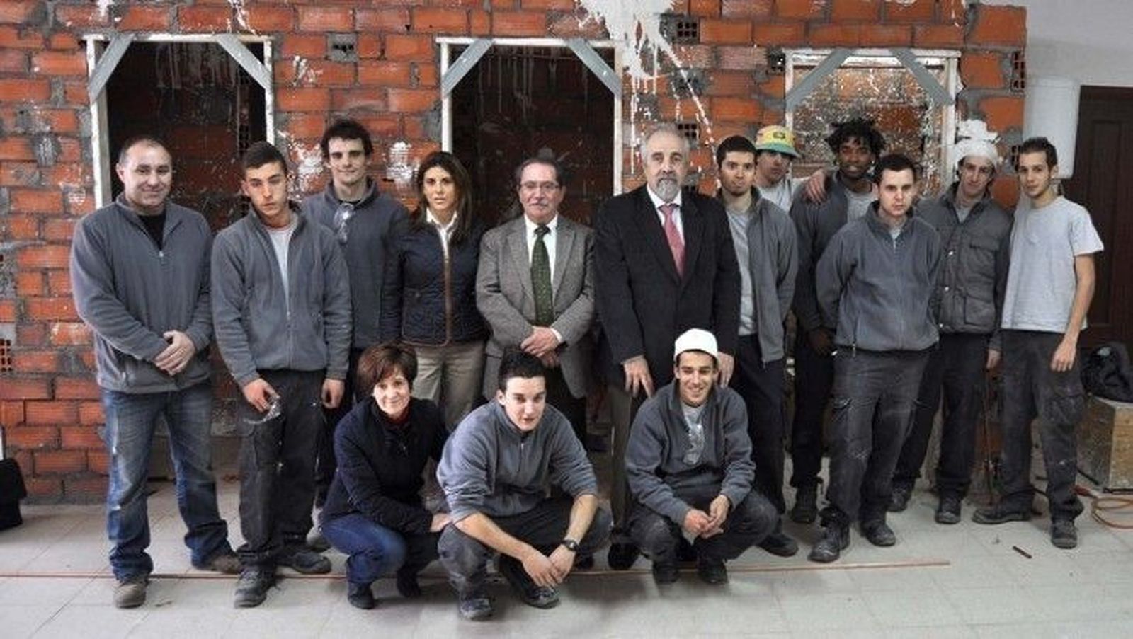 El Ayuntamiento presenta la Escuela Taller que formará a 10 alumnos en mantenimiento de edificios