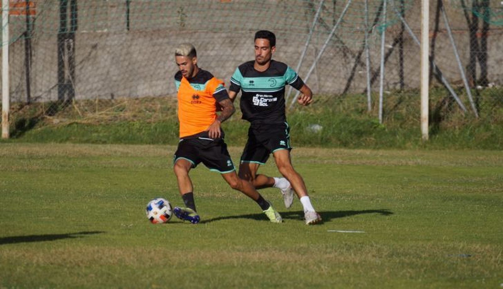 Gallego, en una acción de pretemporada junto a Rayco / FOTO: SALAMANCA24HORAS.COM