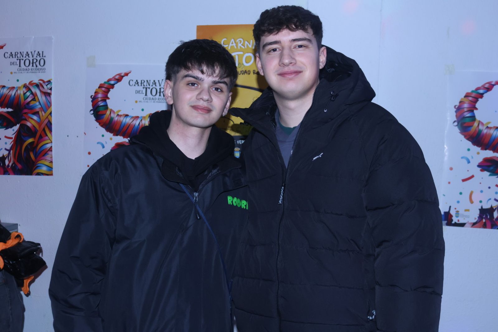 Los jóvenes vuelven a llenar las calles de Ciudad Rodrigo por el Carnaval del Toro