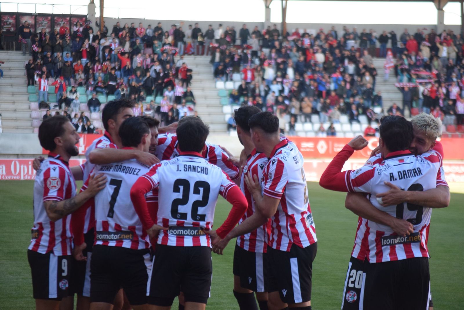 Zamora CF - Pontevedra CF (102).JPG