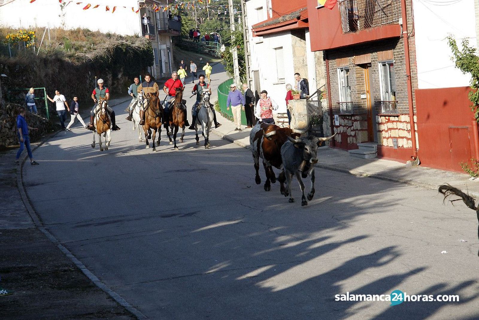 Encierro a caballo en Aldeadavila martes (18)