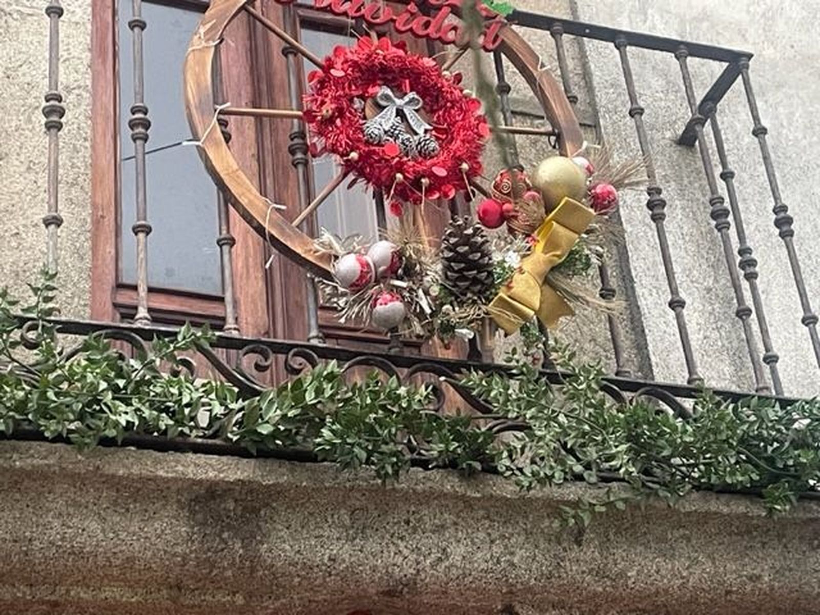 a-a-f-decoracion-navidena-en-una-vivienda-de-san-feliz-de-los-gallegos-4