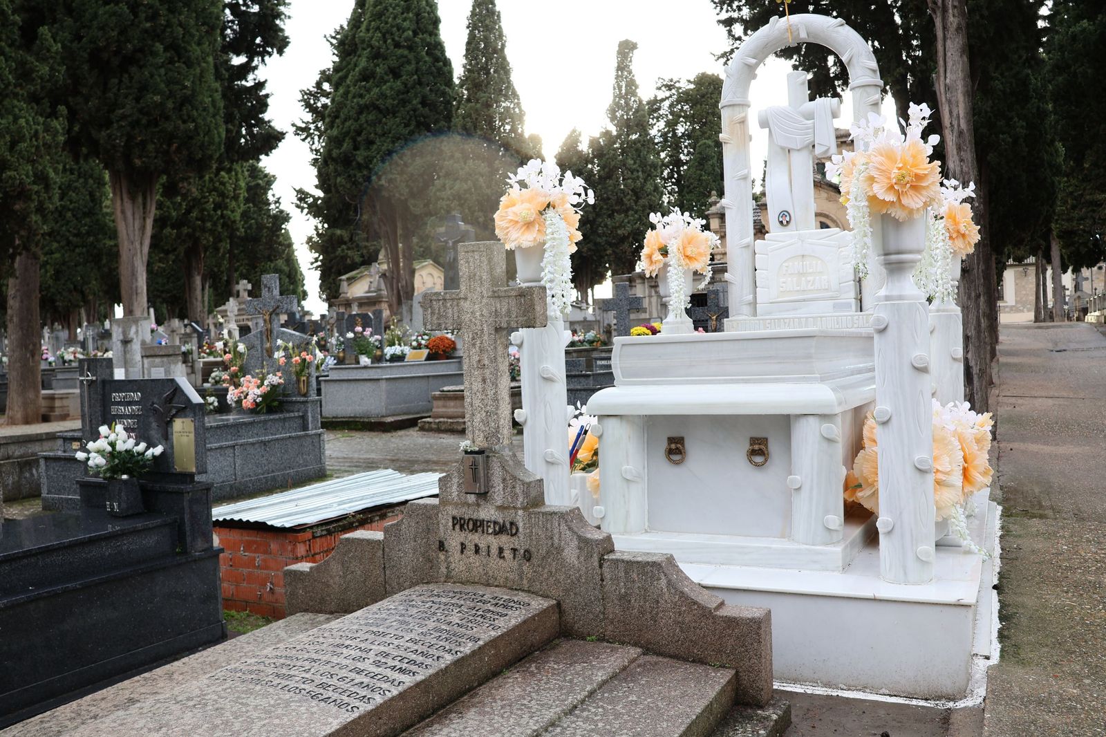 Los misterios del Cementerio municipal de San Atilano