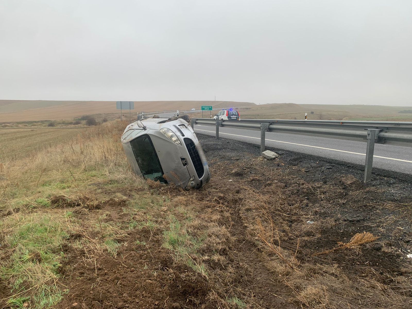 Una mujer resulta herida tras volcar con su coche en Cantaracillo 