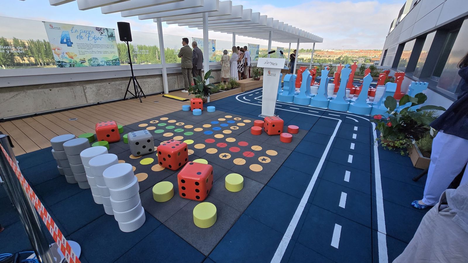 Presentación de la terraza “El Jardín de María”, Hospital Universitario de Salamanca