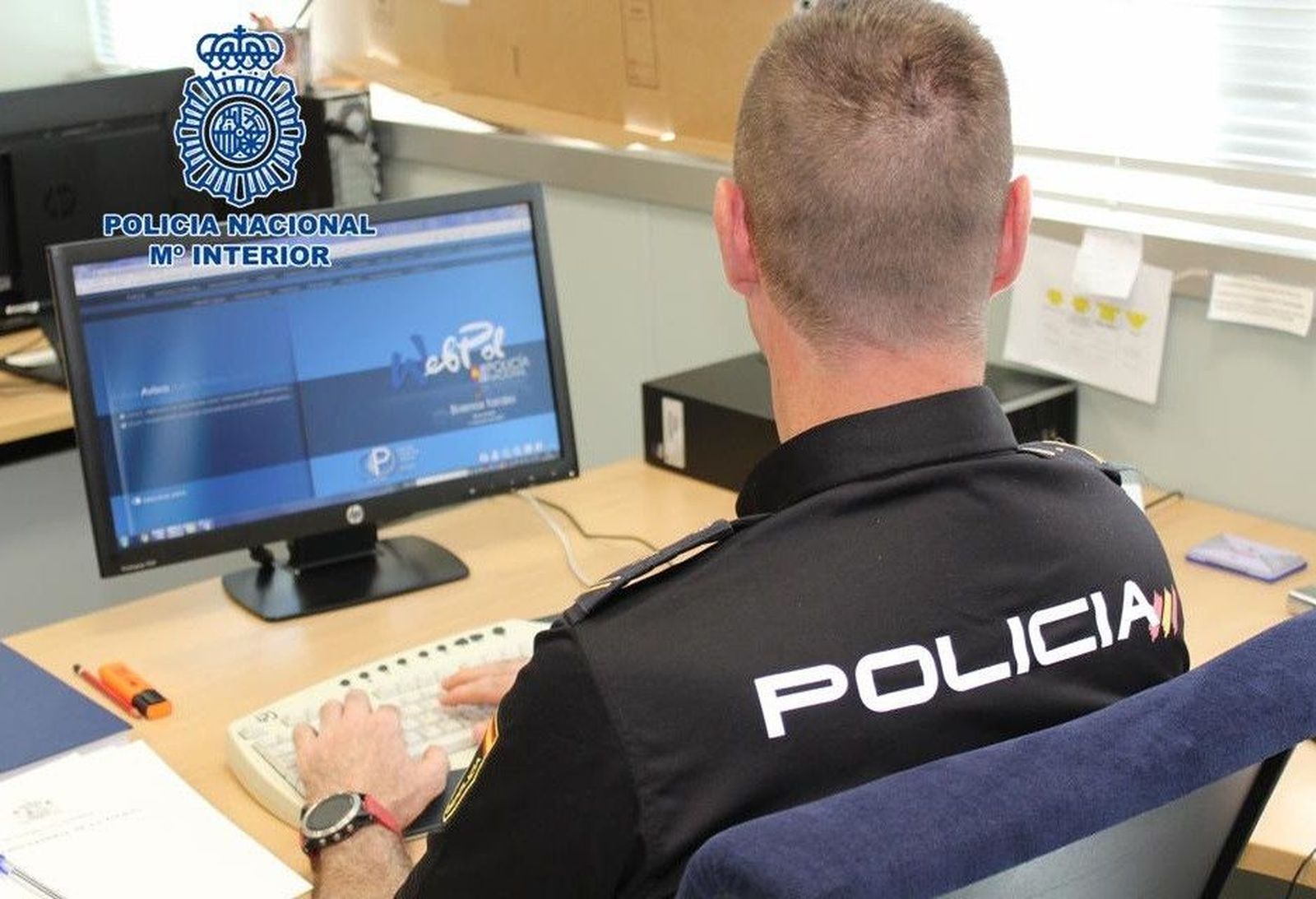 Agente de la Policía Nacional.