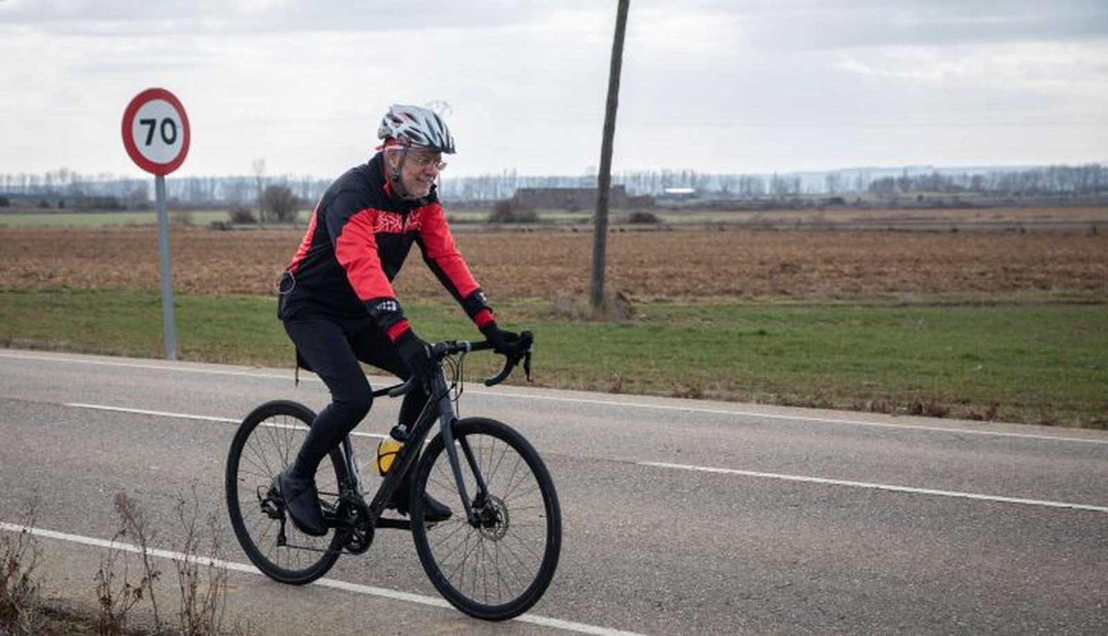 Igea, paseando en bici, durante la jornada de reflexión Igea, paseando en bici, durante la jornada de reflexión