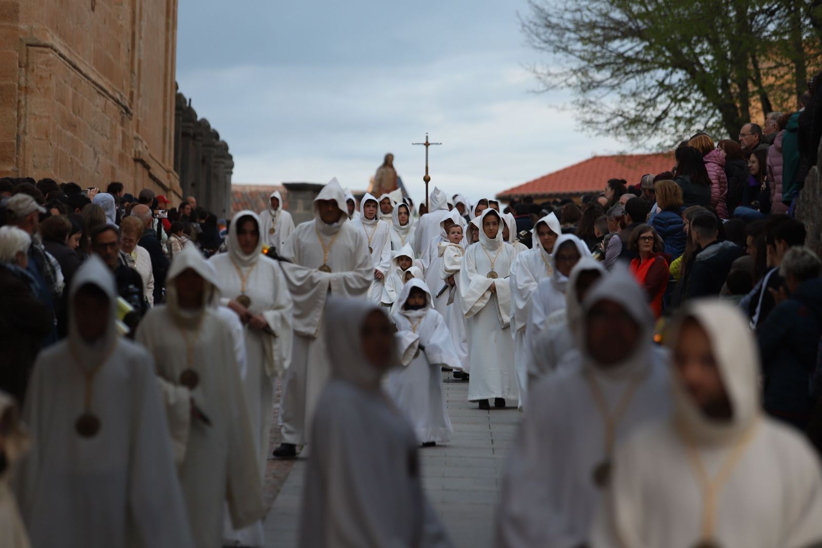 Un puente huérfano de luz, pero no de vida