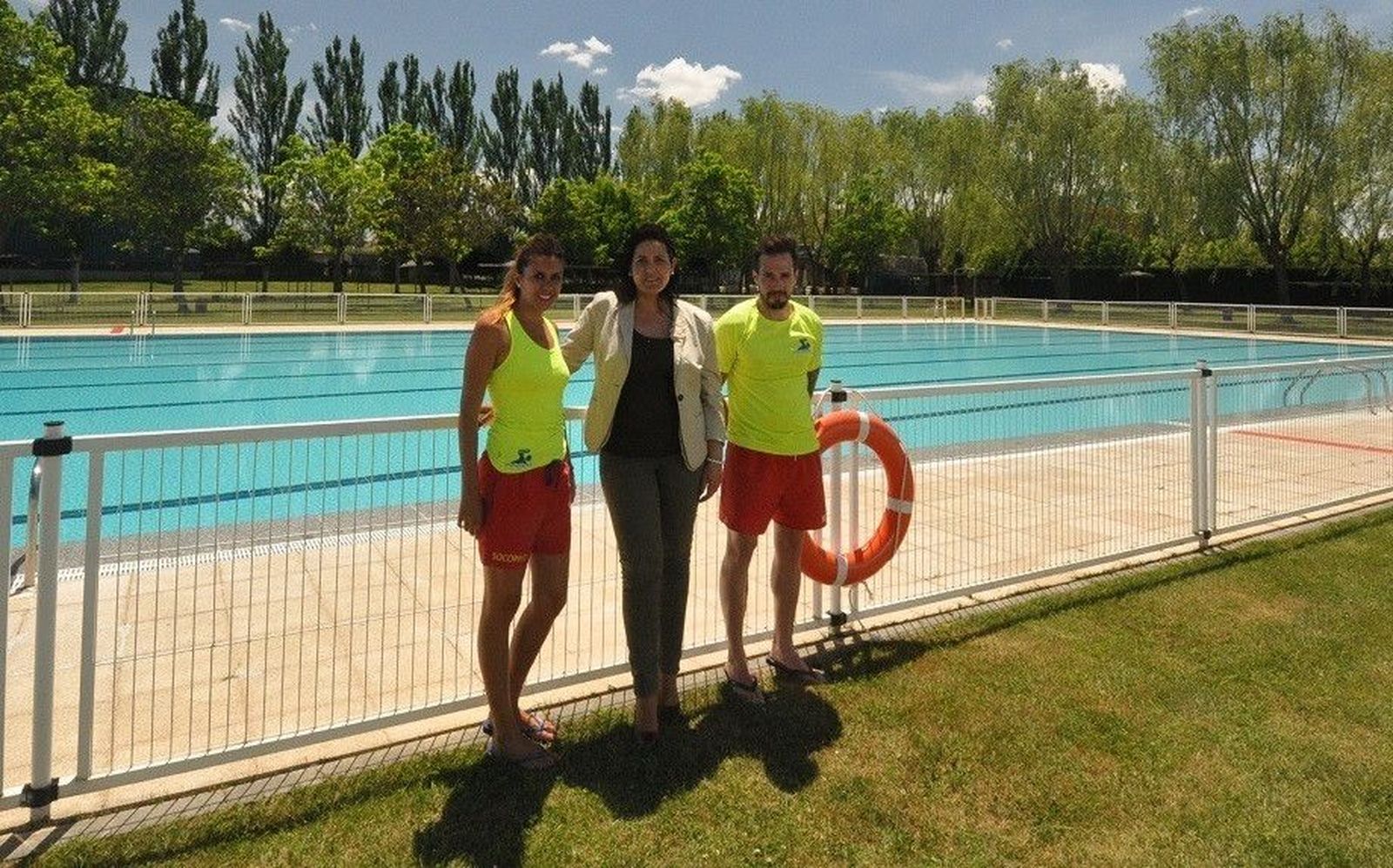 Las piscinas inauguran temporada manteniendo sus precios y una variada oferta de actividades