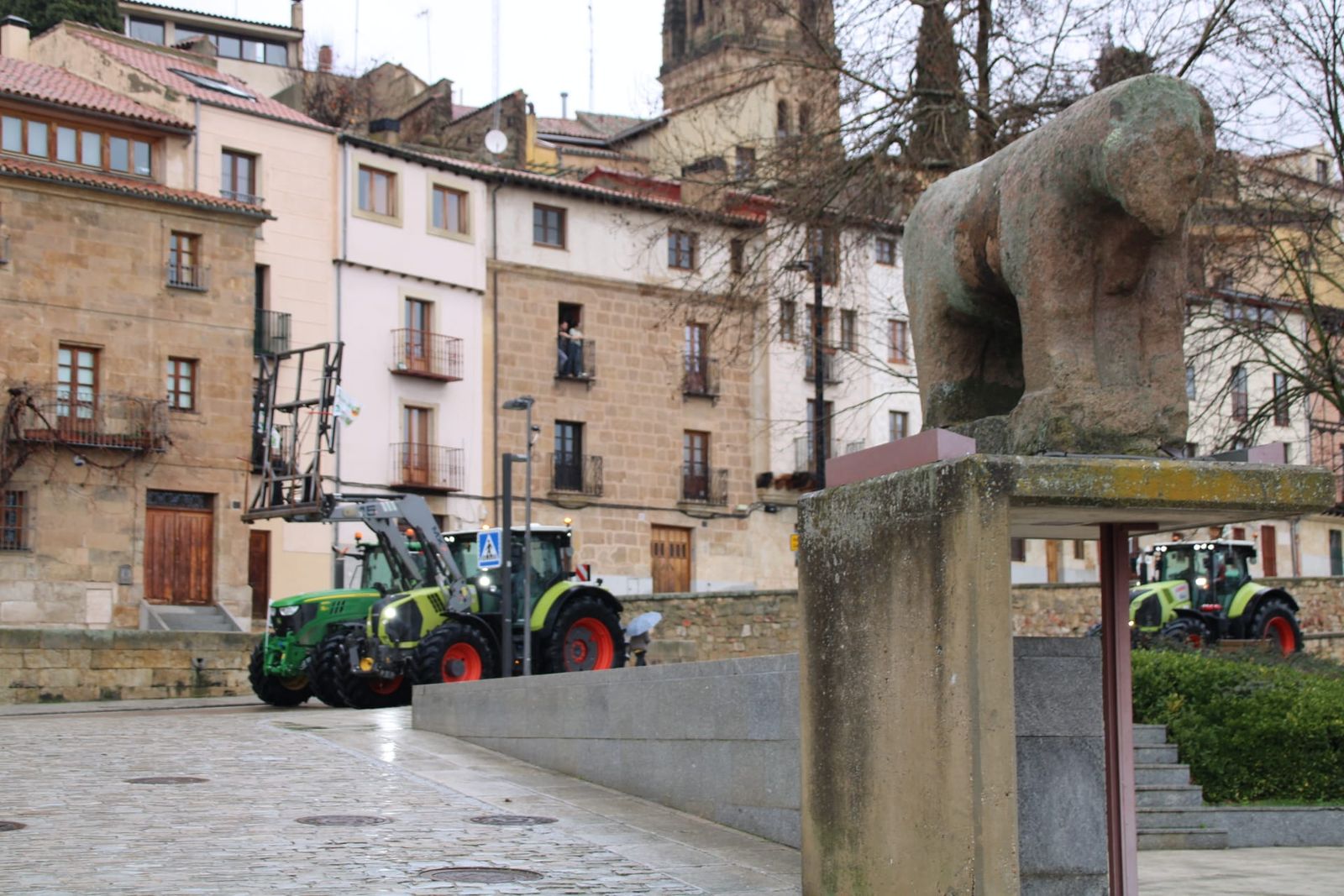 En imágenes la marcha con tractores y vehículos de campo en Salamanca en protesta contra Mercosur