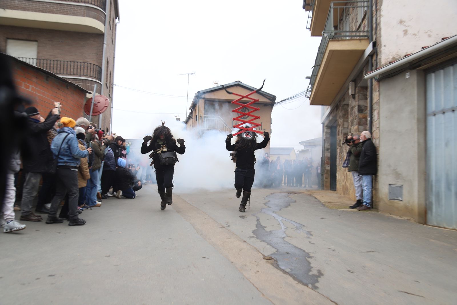 GALERÍA | Los Carochos de Riofrío de Aliste, la tradición que vuelve a cobrar vida en imágenes