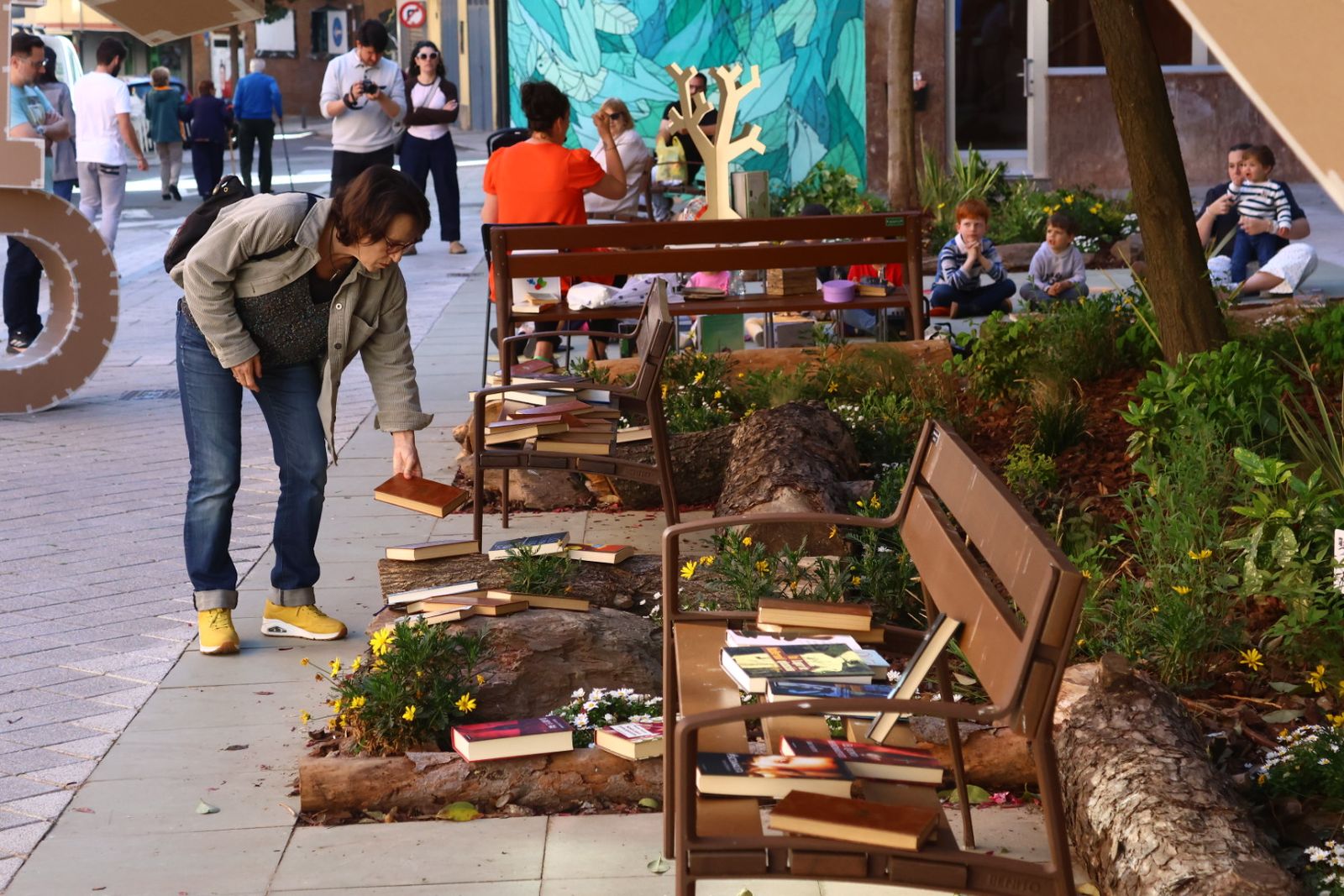 Cuentacuentos y quedada de lectura en el Barrio del Oeste