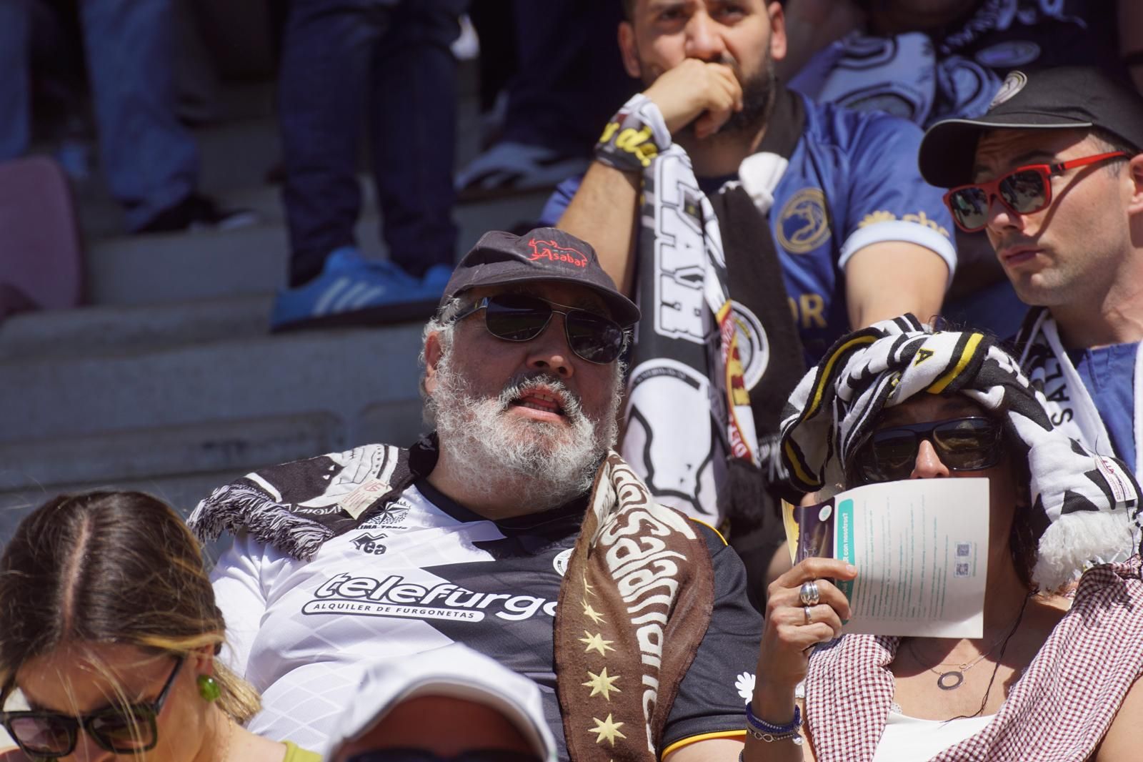 Gran ambiente en la grada para ver el partido entre Zamora - Unionistas en el Estadio Ruta de la Plata