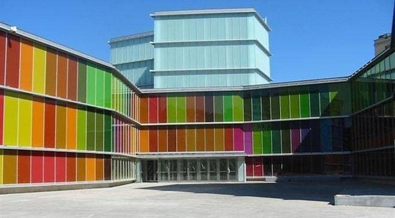 MUSAC recorre cinco siglos de imágenes coloniales en España con la exposición 'Colonia apócrifa'