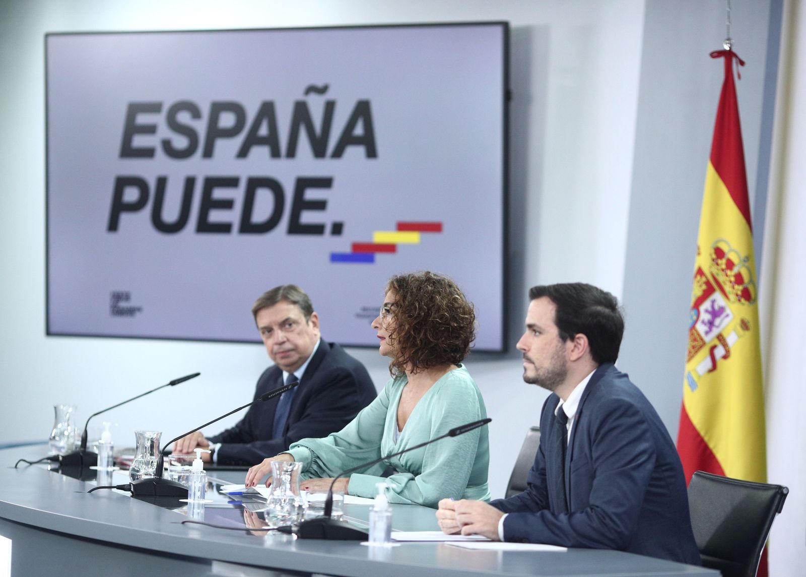 La ministra portavoz y de Hacienda, María Jesús Montero, el ministro de Consumo, Alberto Garzón, y el ministro de Agricultura, Pesca y Alimentación, Luis Planas, comparecen en rueda de prensa post