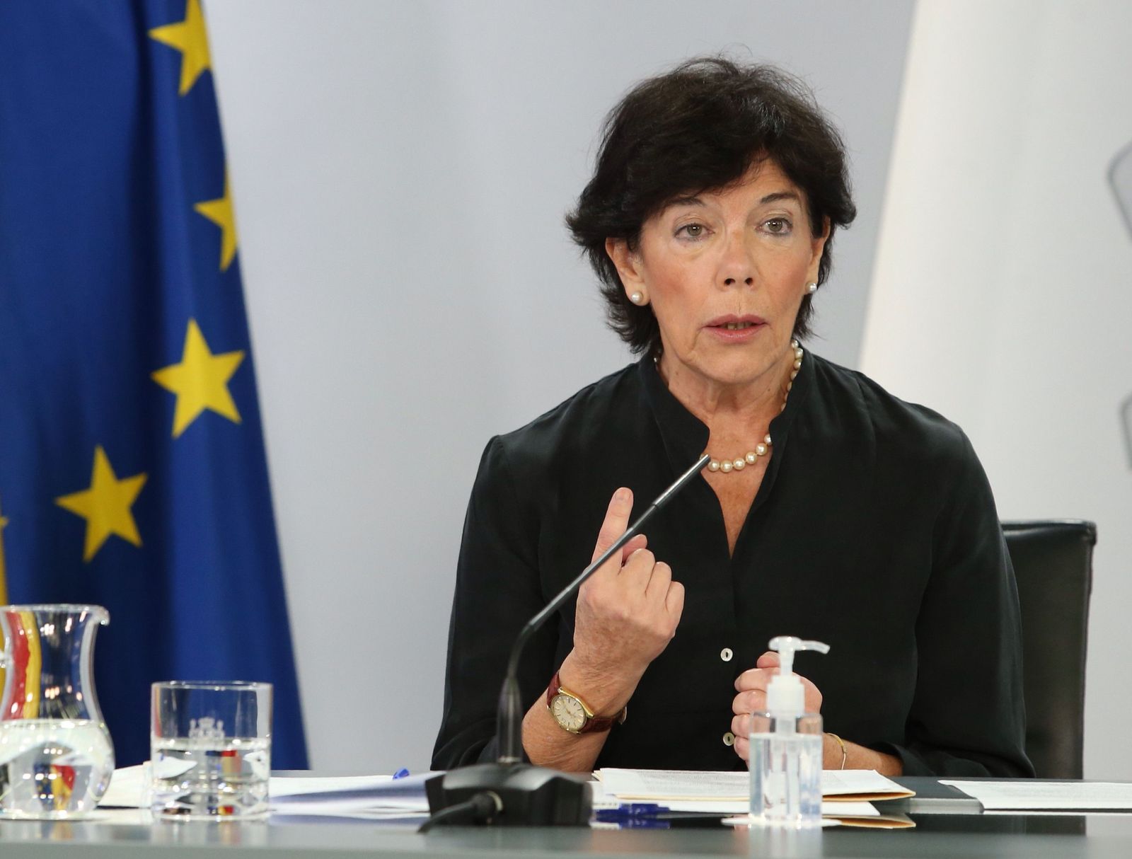 La ministra de Educación y Formación Profesional, Isabel Celaá, interviene en la rueda de prensa posterior a la reunión interministerial conjunta de Educación y Sanidad del pasado 24 de septiembr