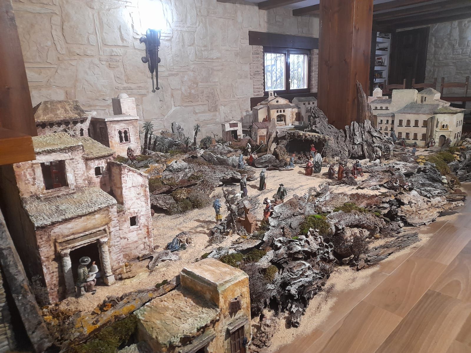 L.S.F. - Belén situado en una vivienda de Tamames (6).jpg