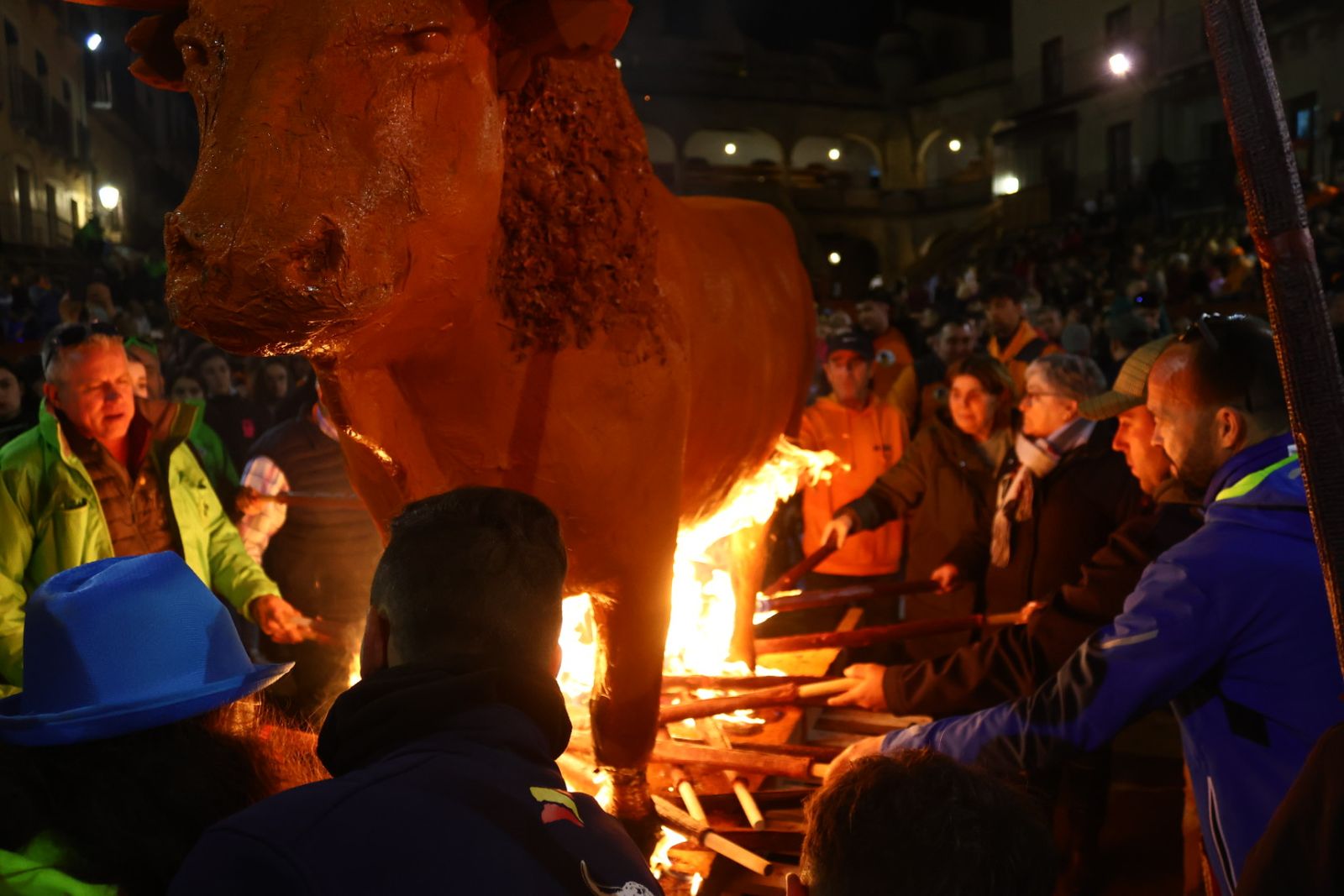 Pasacalles de cenizos en el Carnaval del Toro de Ciudad Rodrigo 2026