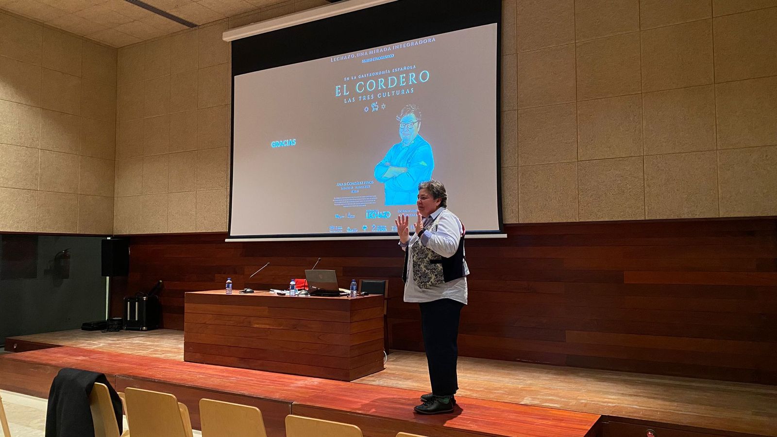 Conferencia sobre la importancia del cordero en las religiones (1)