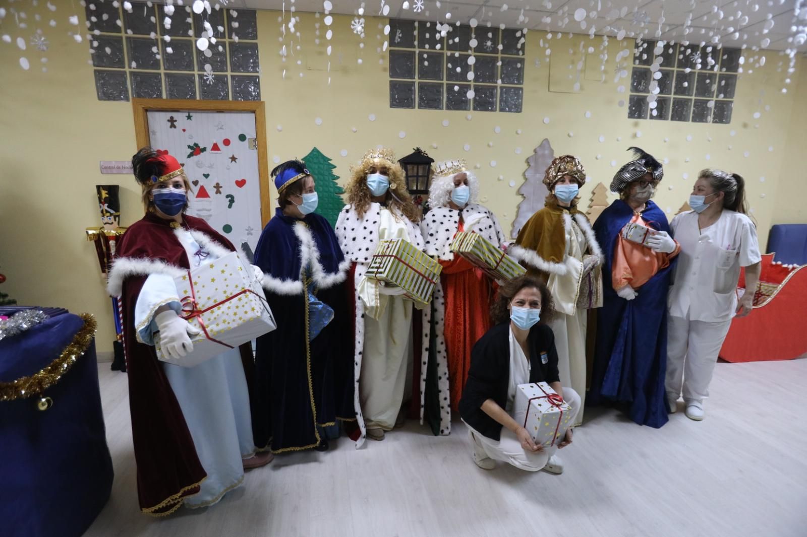 Residencia Asistida Provincial Cabalgata de Reyes Magos con reparto de regalos (1)