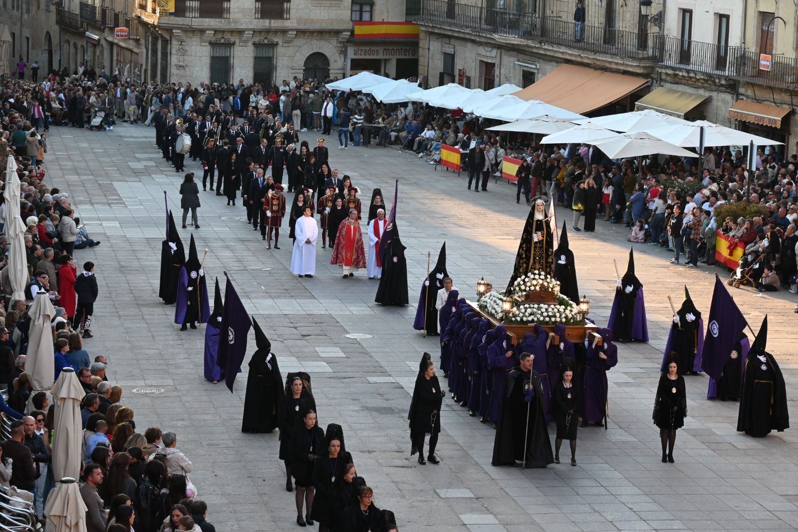 El Santo Entierro vuelve a unir en un acto de fe a las siete cofradías de Ciudad Rodrigo