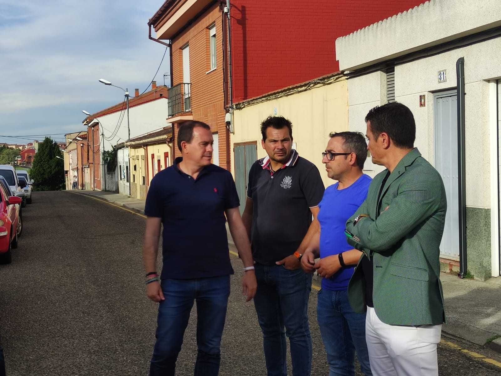 Francisco Requejo en su visita al barrio de San Isidro