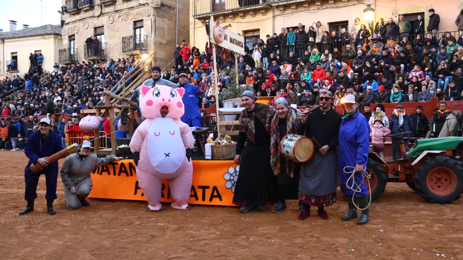 ‘La matanza farinata’. Desfile de Carrozas del Carnaval del Toro de Ciudad Rodrigo 2026
