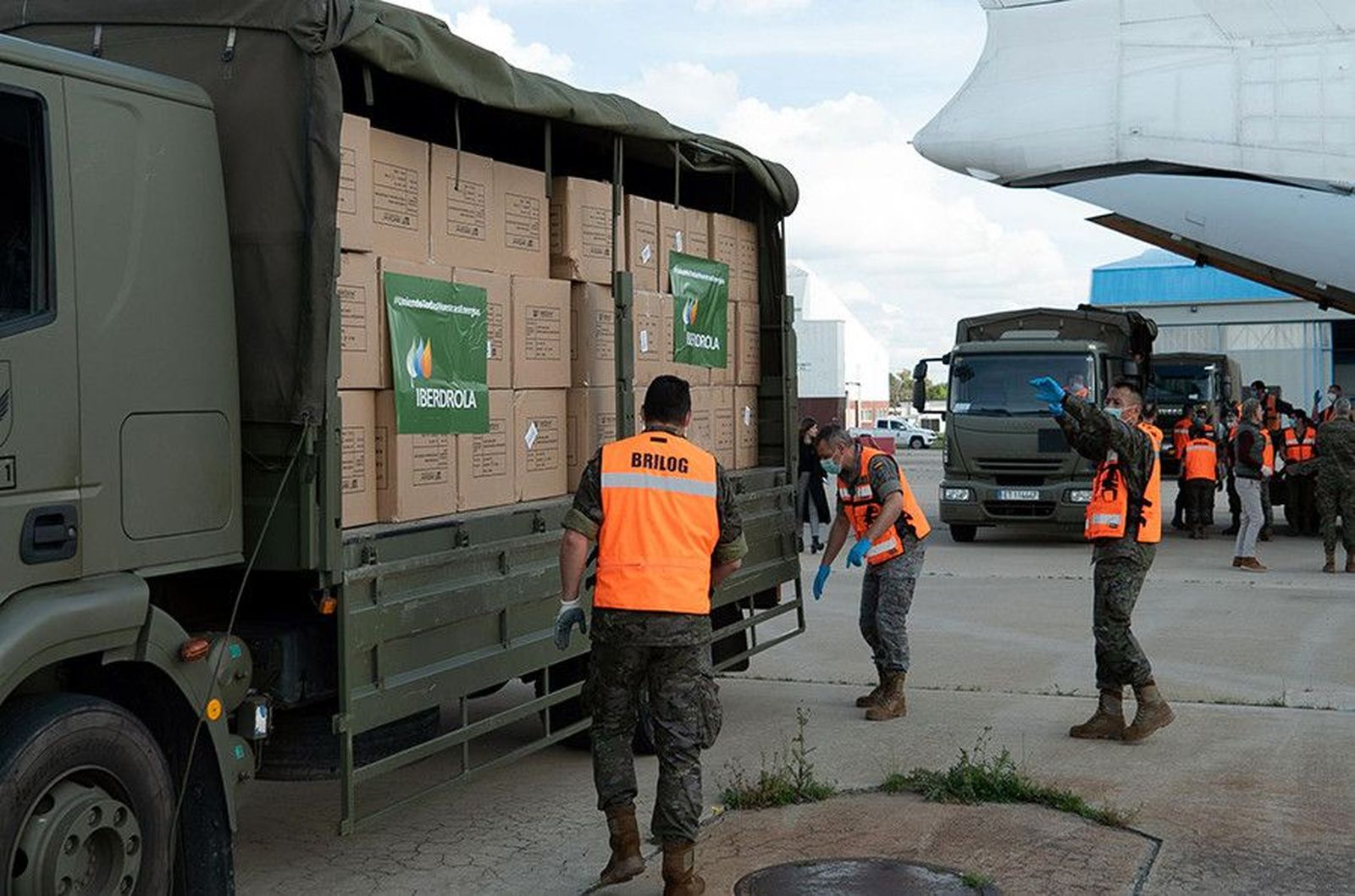 2020 04 11. El Ejército transporta material donado Iberdrola 3
