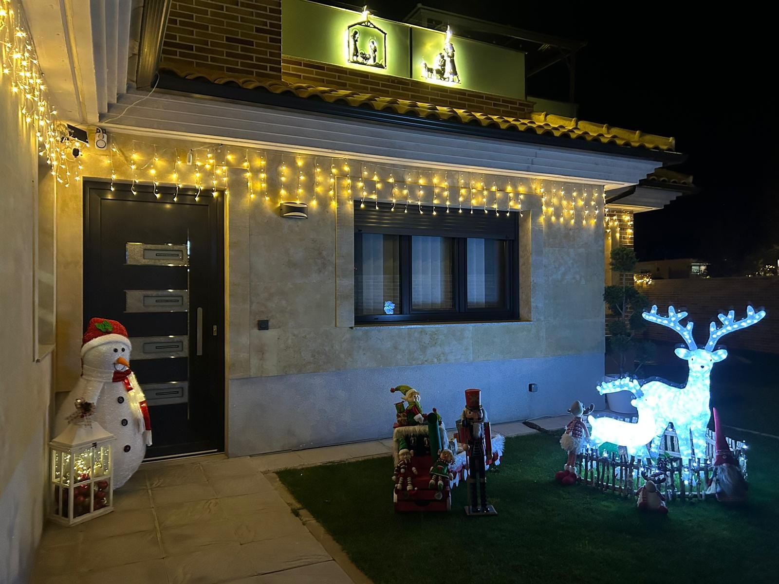 r-s-b-decoracion-navidena-en-una-vivienda-de-villares-de-la-reina-5