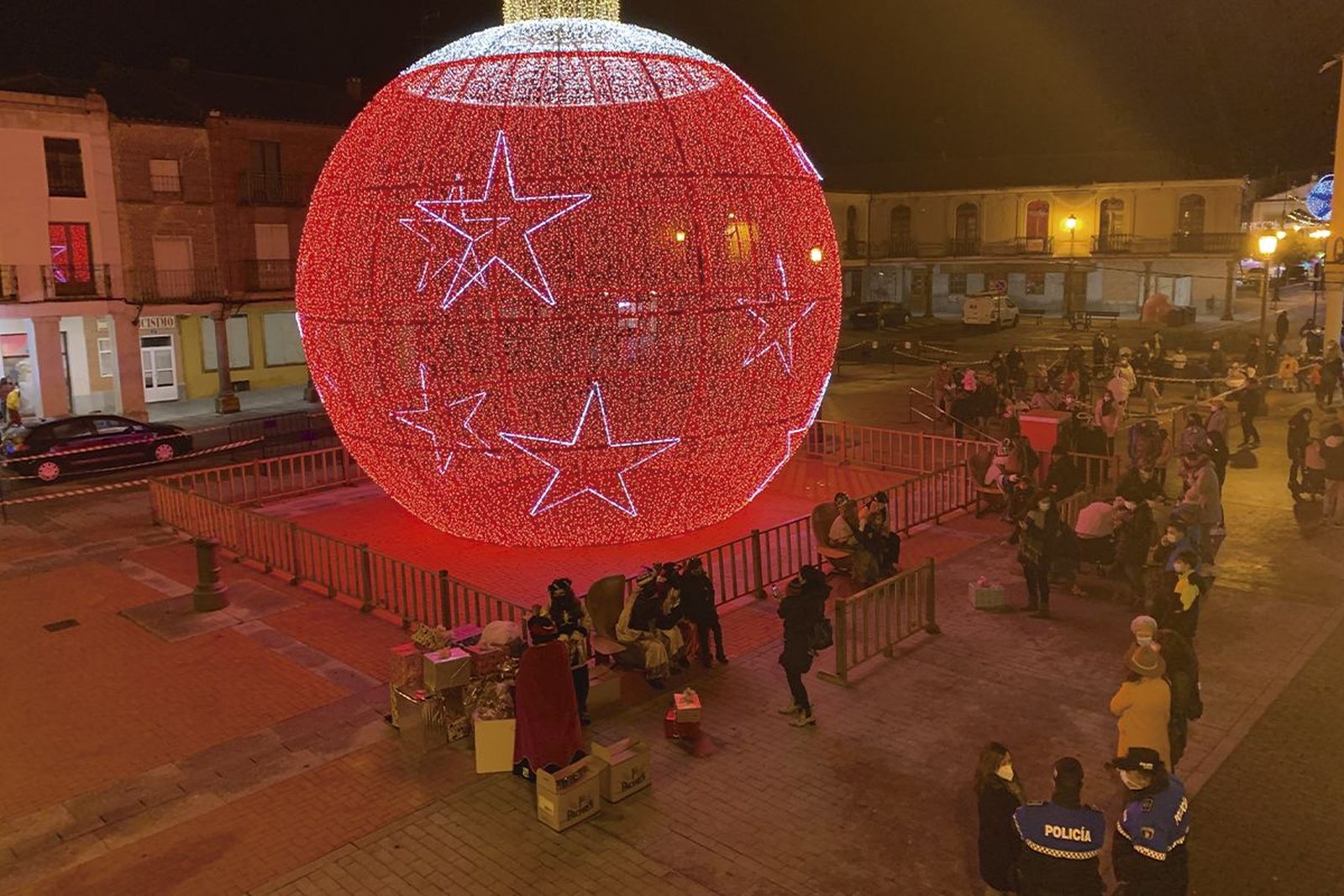 Los Reyes Magos de Oriente han mantenido un encuentro con los niños peñarandinos.