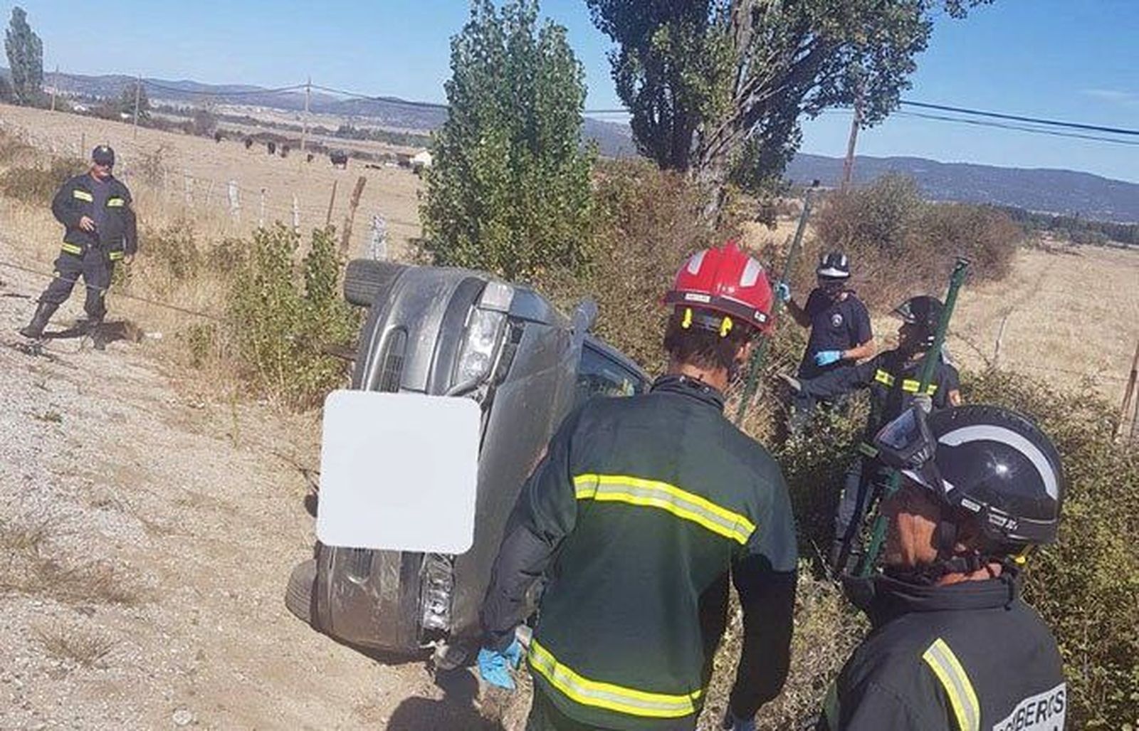 Un conductor fallece al volcar un turismo en Piedrahíta