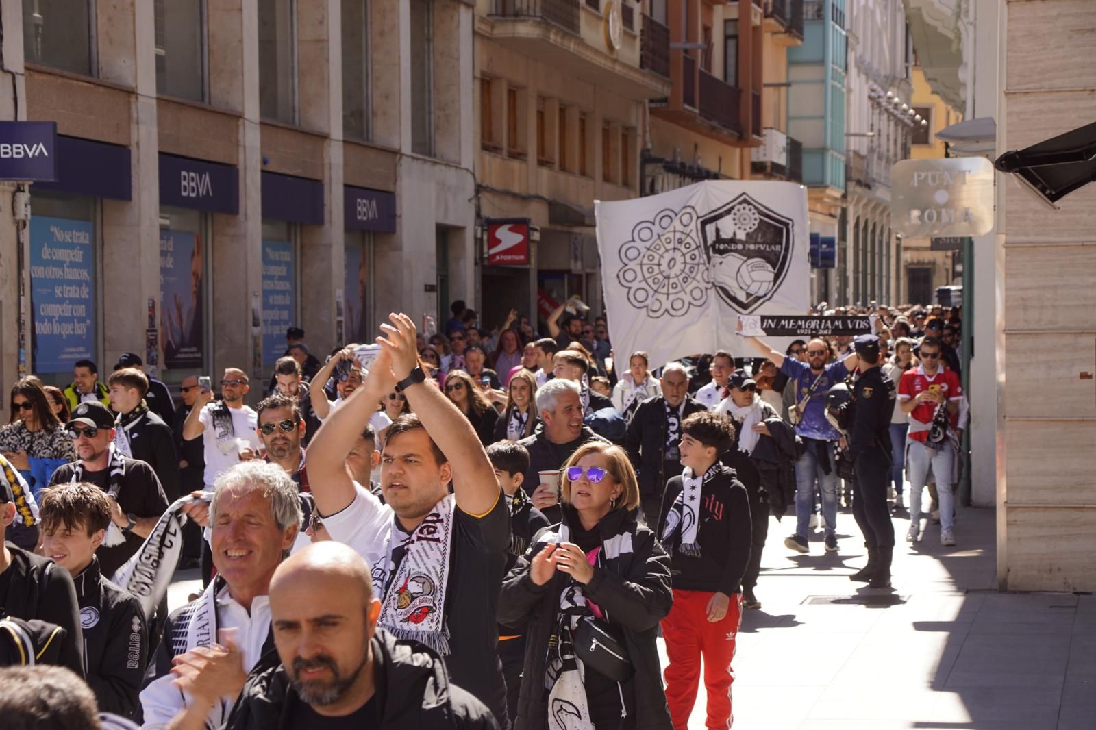los-aficionados-de-unionistas-toman-las-calles-de-zamora-con-un-doble-corteo-26