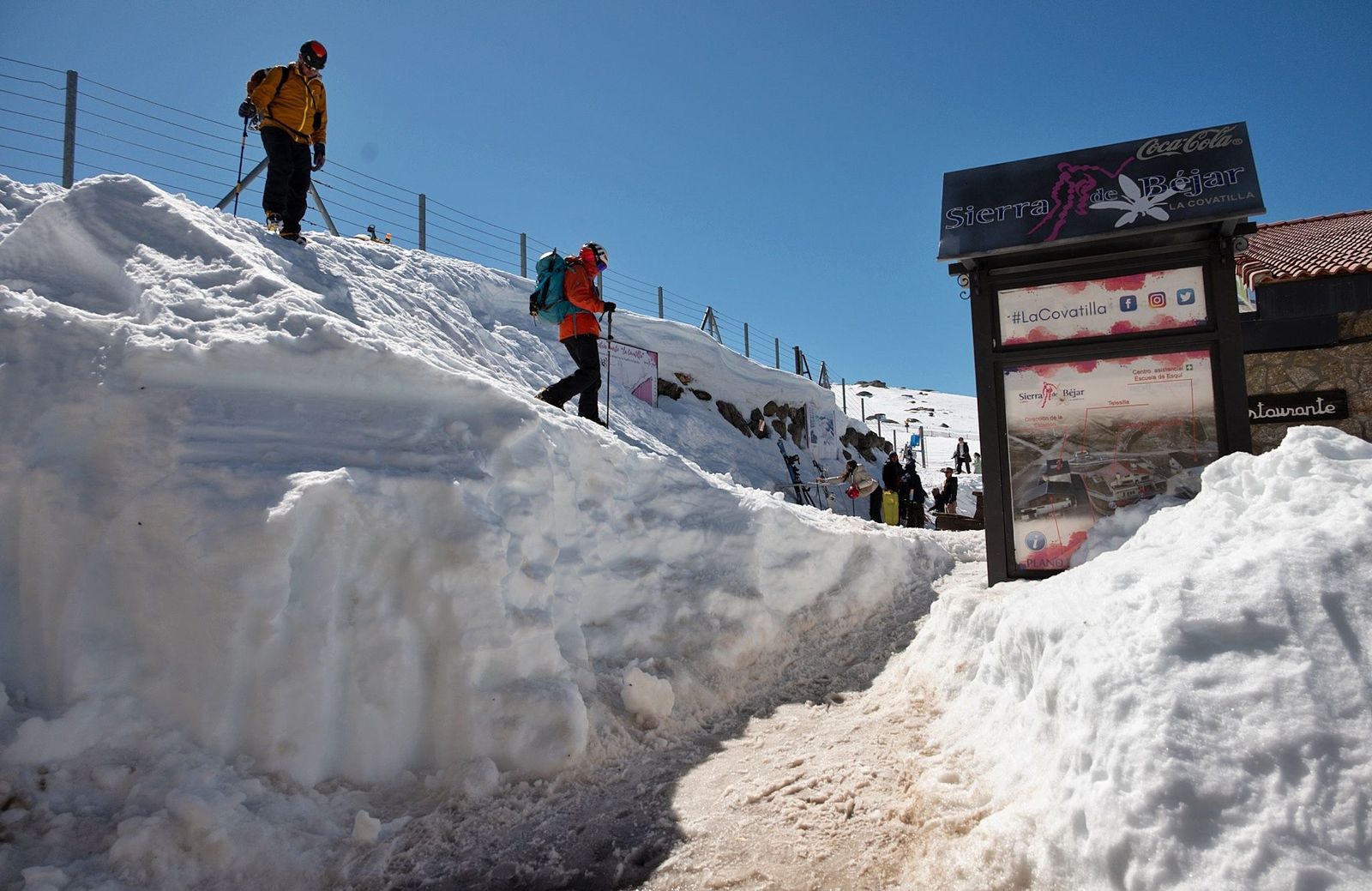 Nieve en la estación de esquí de La Covatilla en Béjar