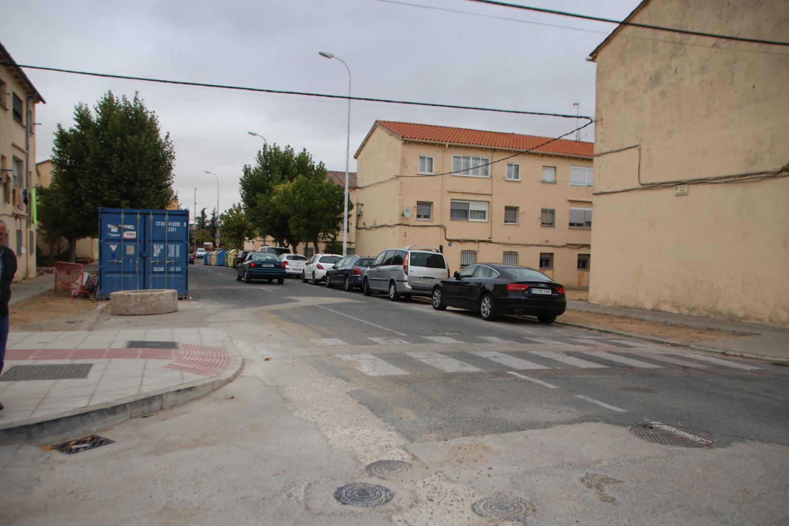 El alcalde de Salamanca, Carlos García Carbayo, visita las obras de urbanización del barrio La Vega