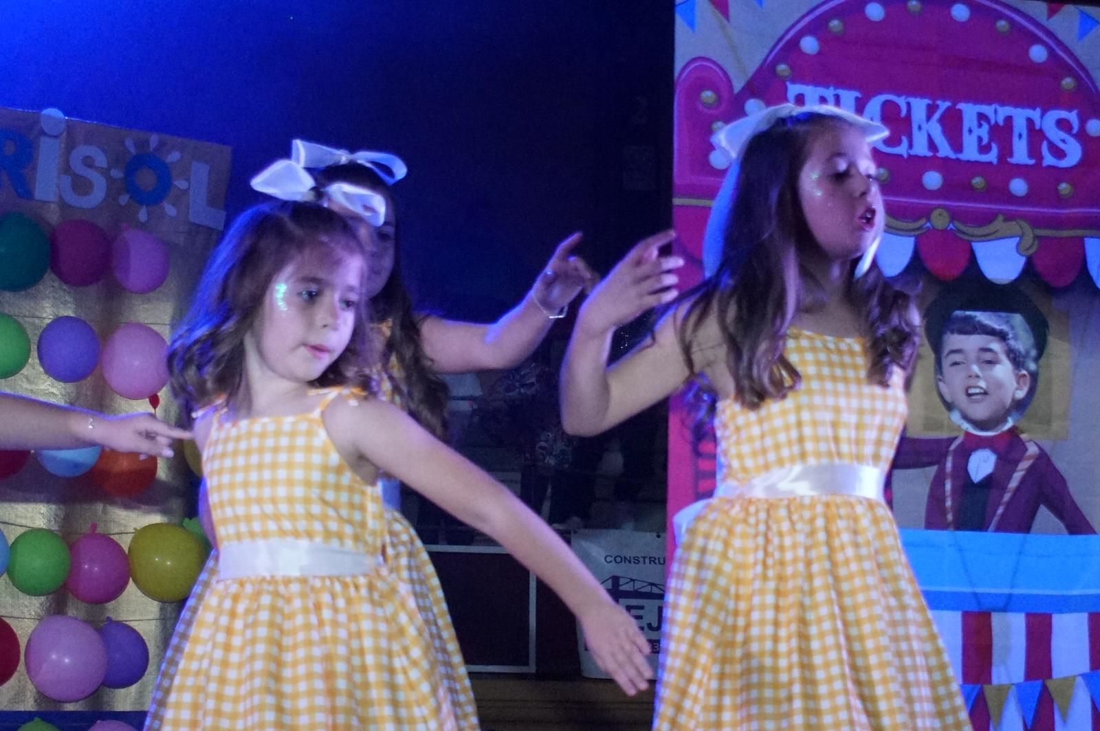 Emoción y creatividad en la primera cita del Play Back infantil en Alba de Tormes