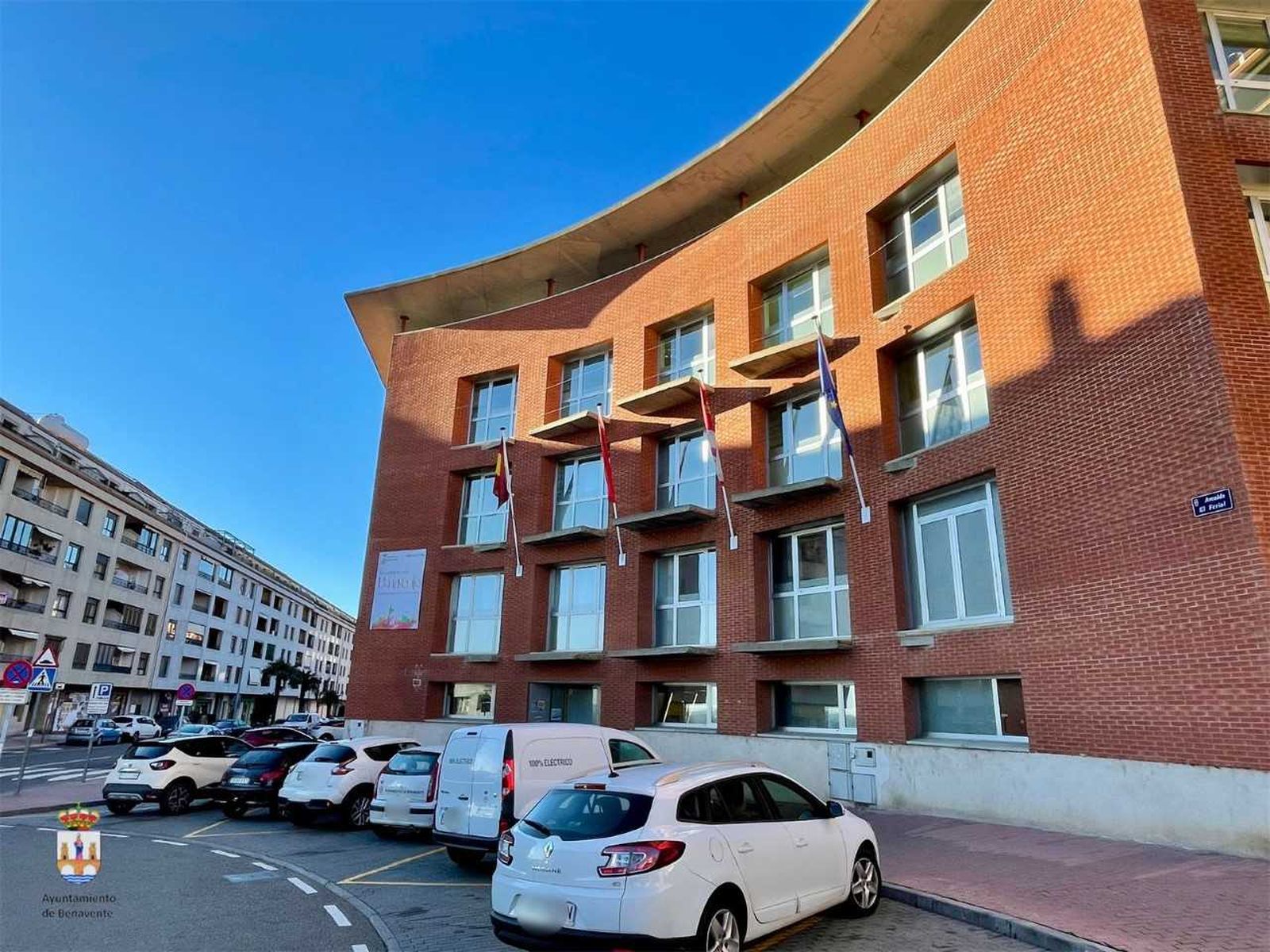 Edificio administrativo El Ferial de Benavente. Ayuntamiento de Benavente.Archivo