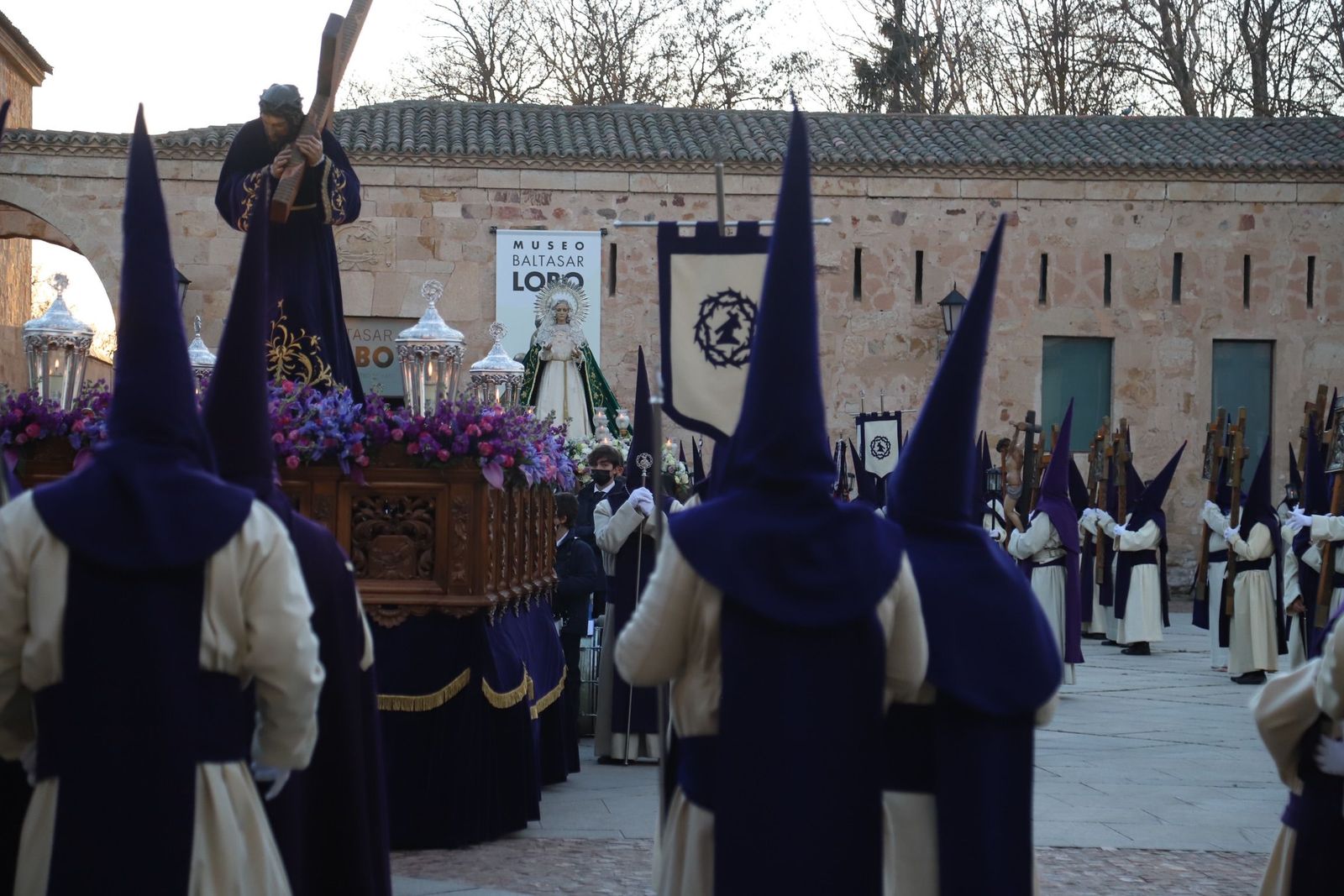Cofradía del Vía Crucis 2022. Foto María Lorenzo (9)