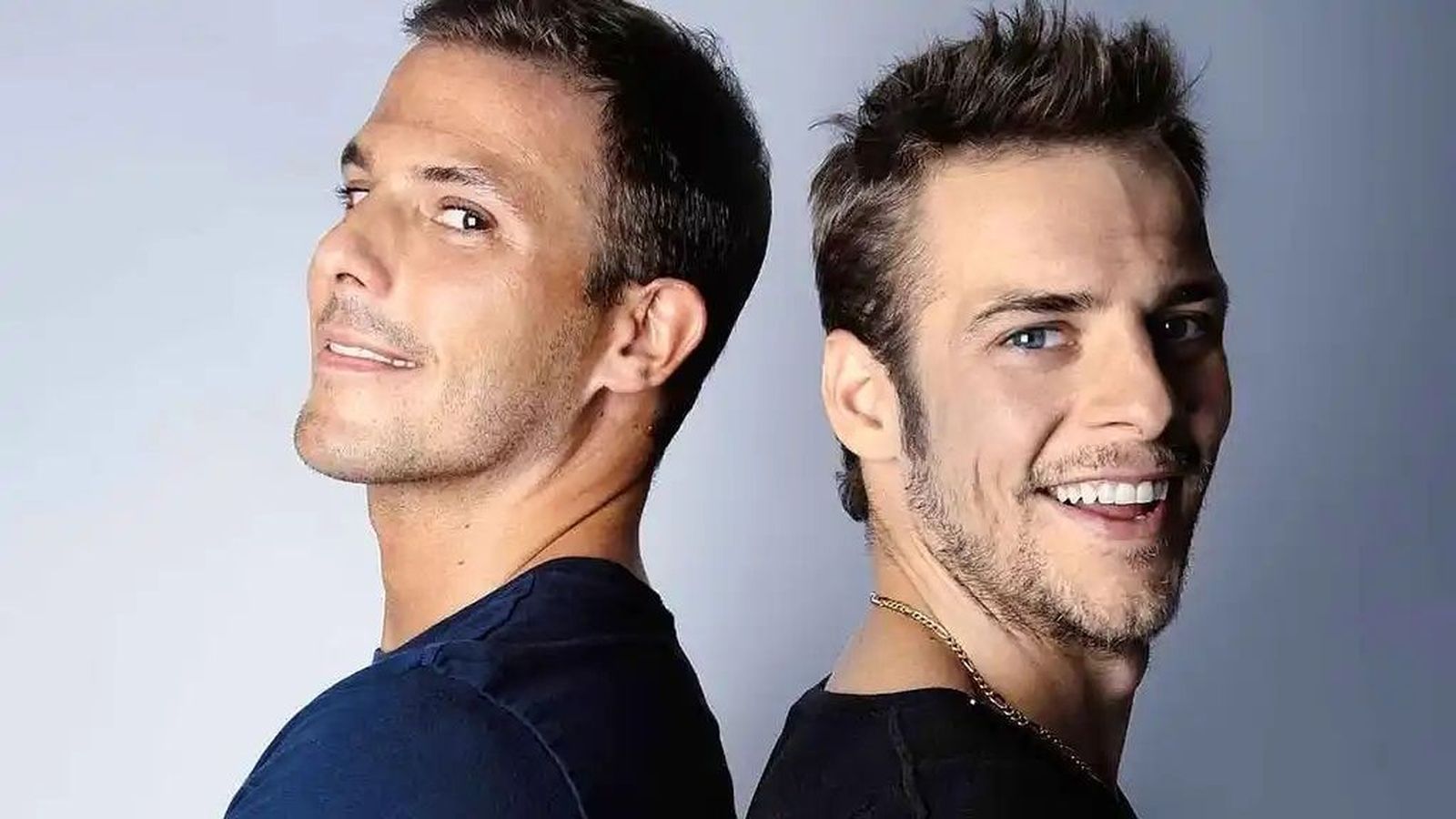 Joan Casademunt, junto a su hermano, el cantante Álex Casademunt.  FOTO @alex81casademunt