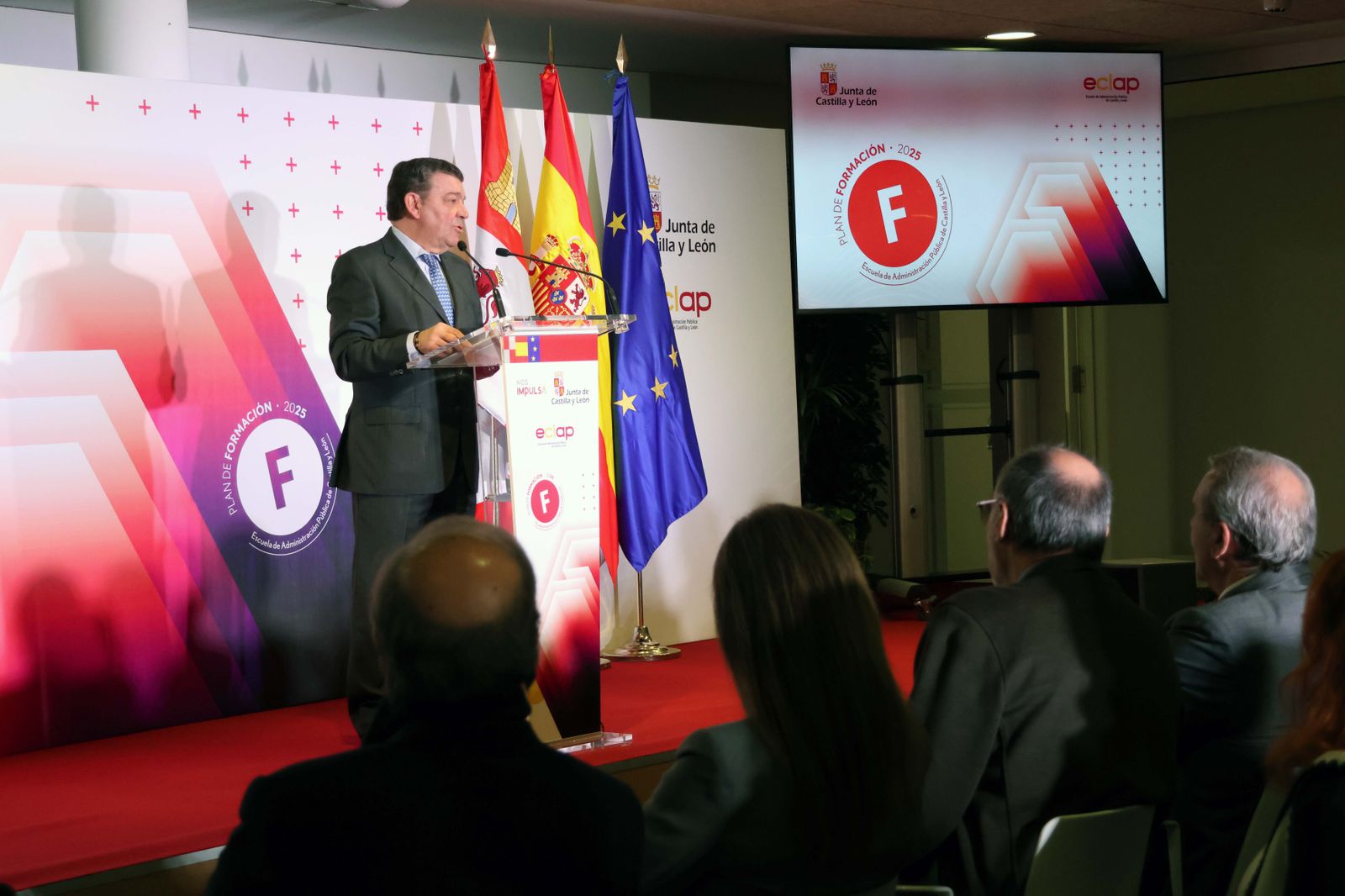 El consejero de la Presidencia, Luis Miguel González Gago, ha inaugurado el curso 2025 de la ECLAP en Zamora