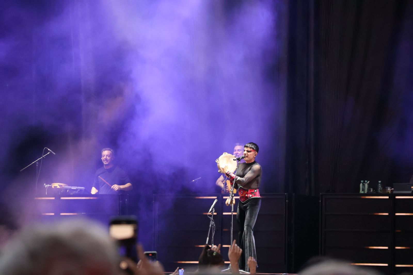 concierto-de-rodrigo-cuevas-en-la-plaza-mayor-de-zamora-3