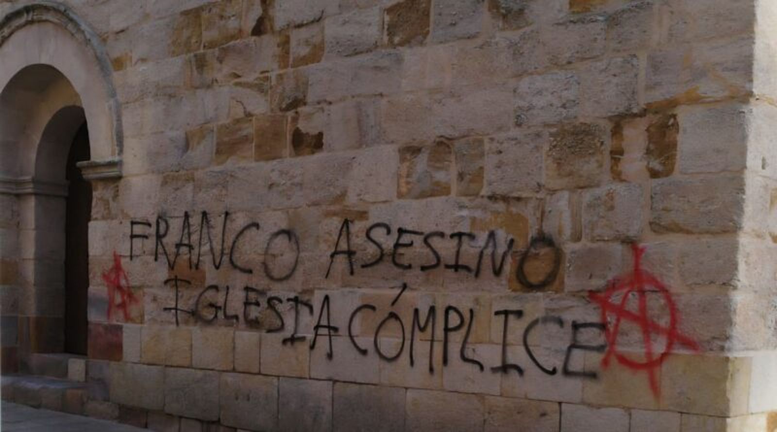 Pintada en la Iglesia Santa María la Nueva