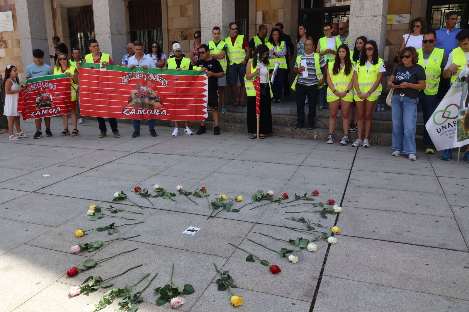 Marcha silenciosa en homenaje a David Lafoz (76).JPG
