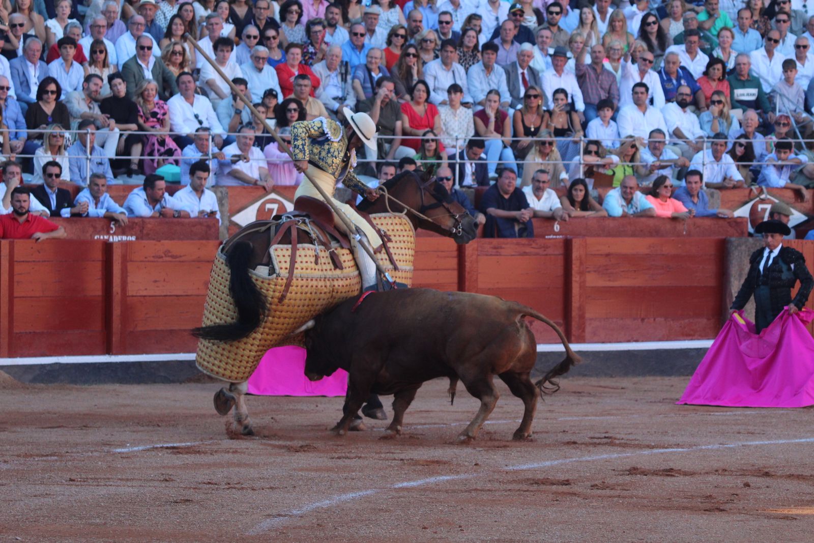Emilio de Justo, Juan Ortega y Roca Rey inauguran el cartel de figuras en la feria de Salamanca: la corrida de Garcigrande en imágenes