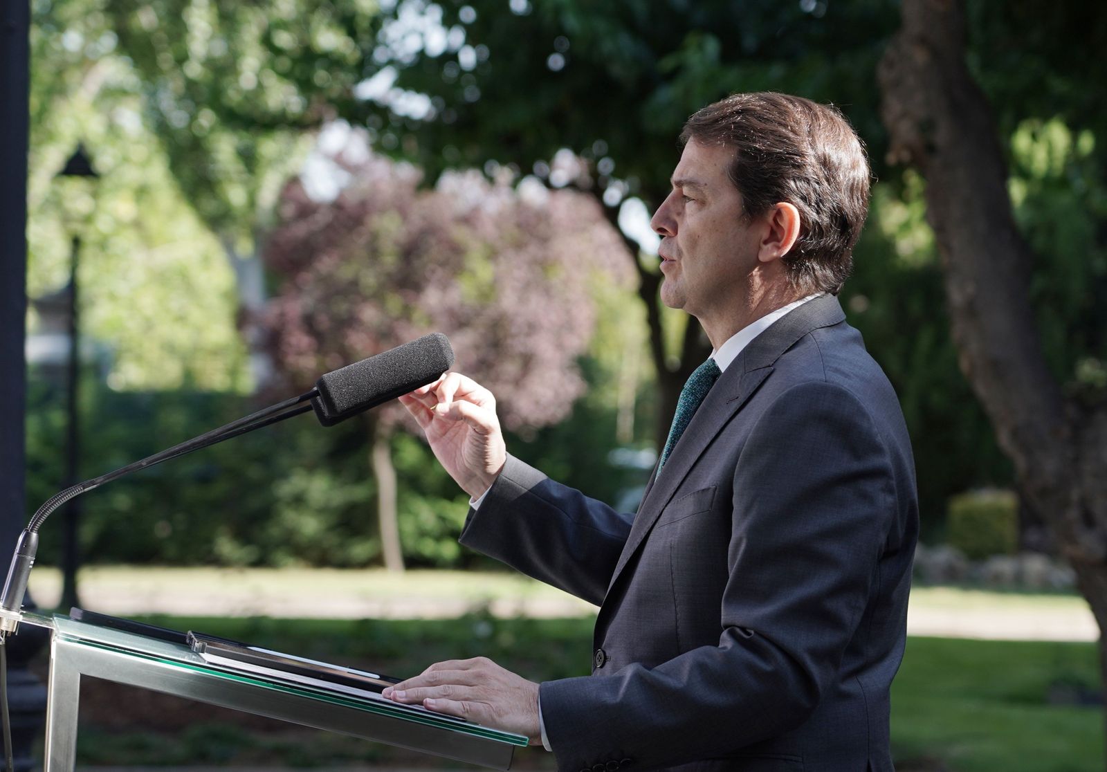 El presidente de la Junta de Castilla y León, Alfonso Fernández Mañueco, ofrece una rueda de prensa sobre actualidad.-ICAL