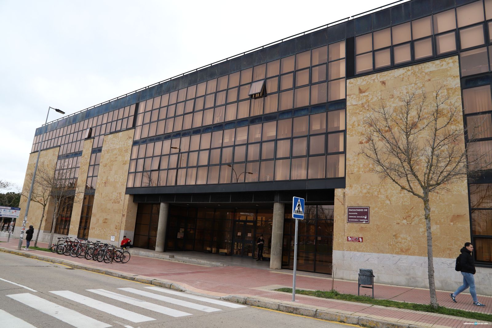 Facultad de filosofía ciencias sociales economía y empresa.
