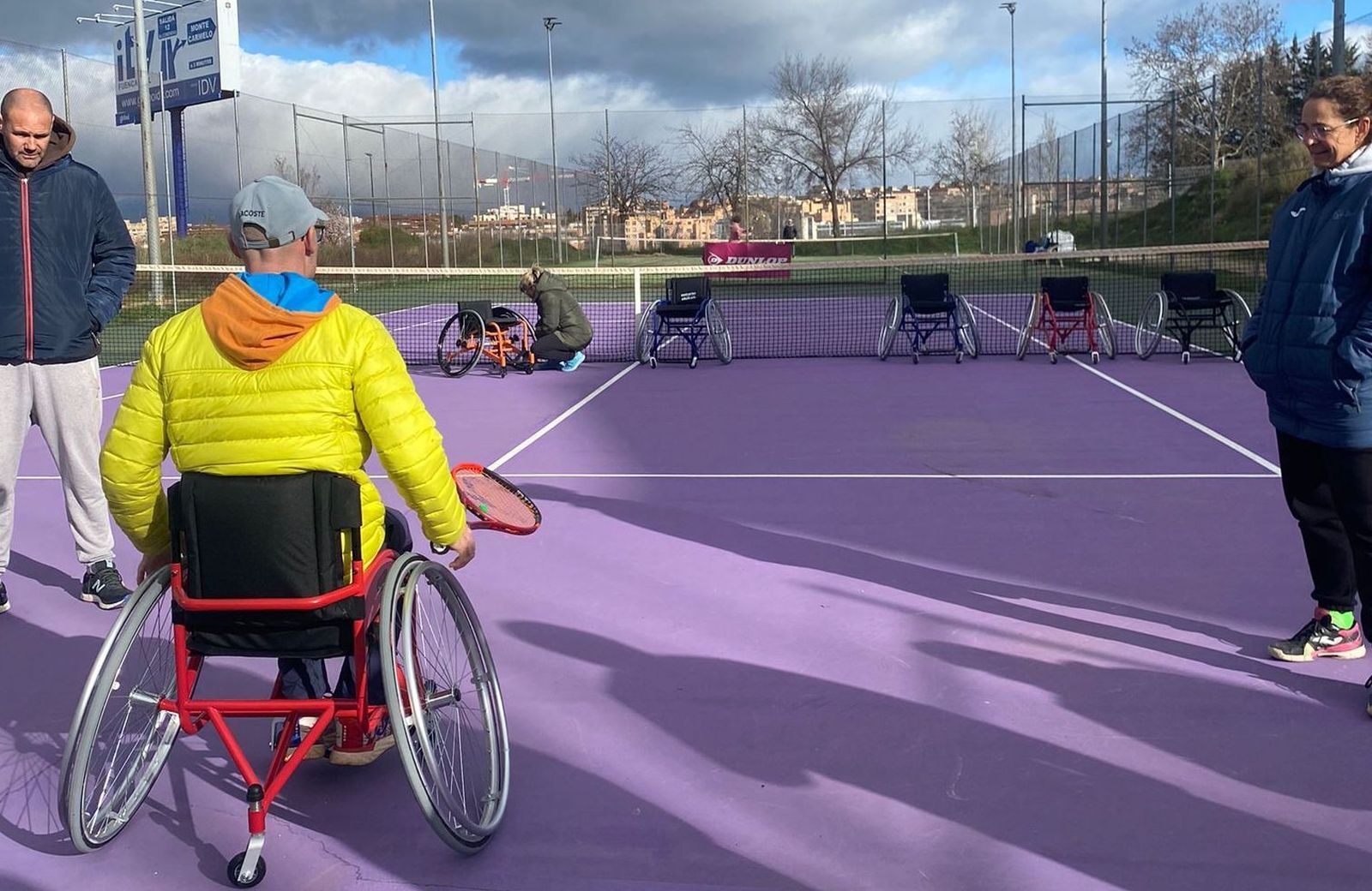 deportistas de tenis en silla de ruedas de la escuela BeTennis Salamanca 3